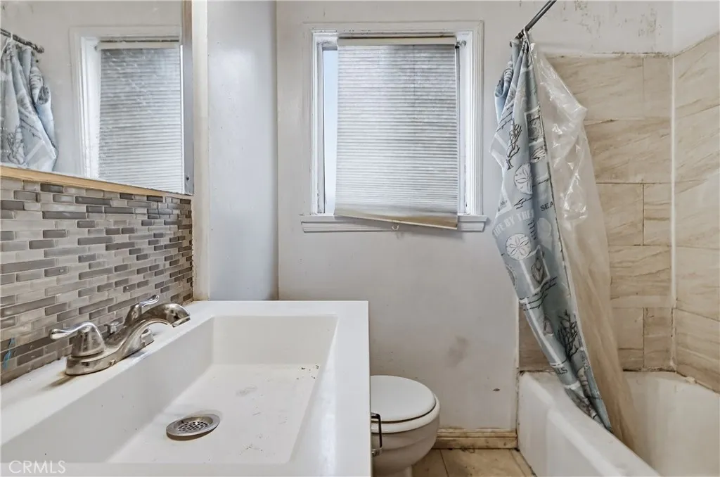 9949 Covello, Burbank, California 91504 home-pic-11