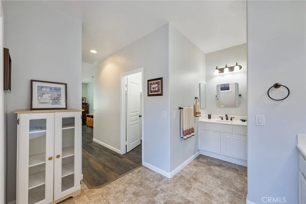 Primary Suite Bathroom