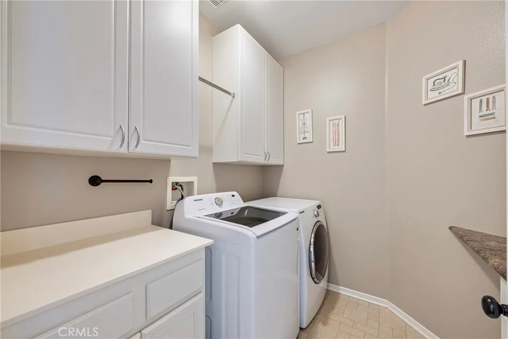 Indoor Laundry Room w/ ample storage
