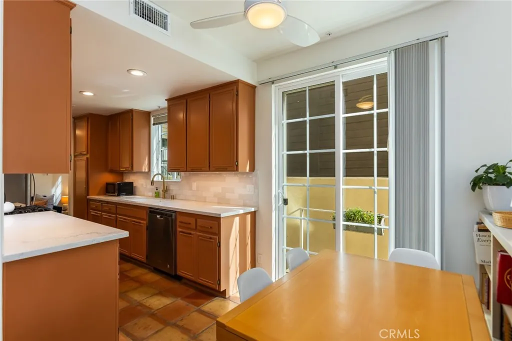 11445 Moorpark, Studio City, California 91602 home-pic-23