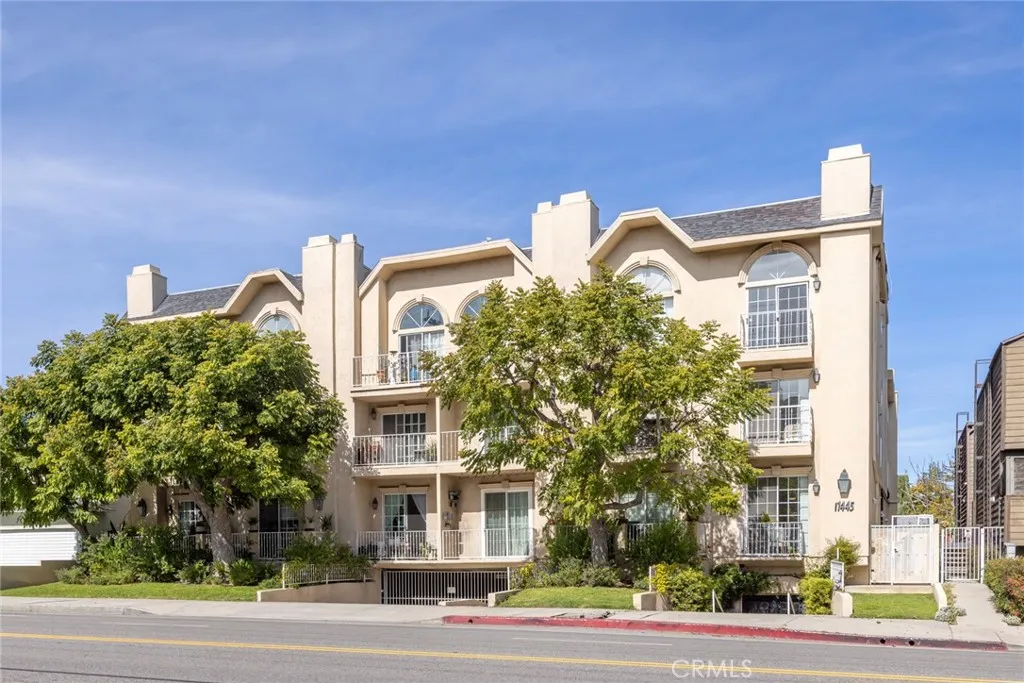 11445 Moorpark, Studio City, California 91602 home-pic-1