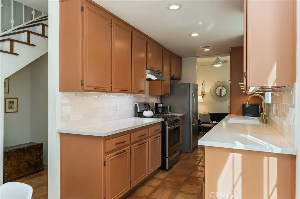 11445 Moorpark, Studio City, California 91602 home-pic-17