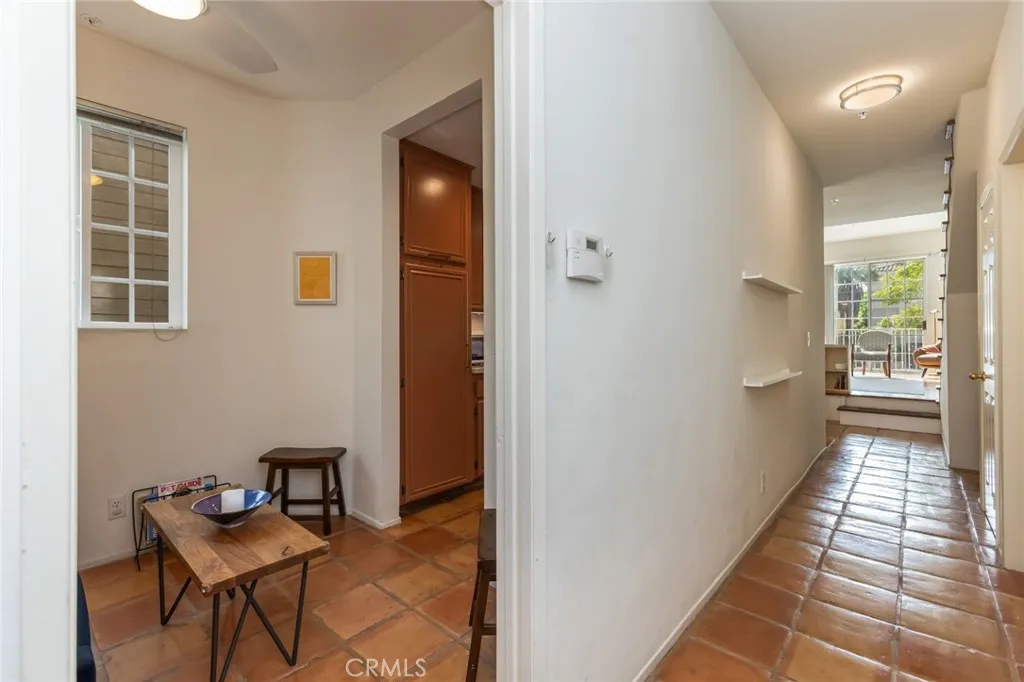 11445 Moorpark, Studio City, California 91602 home-pic-11
