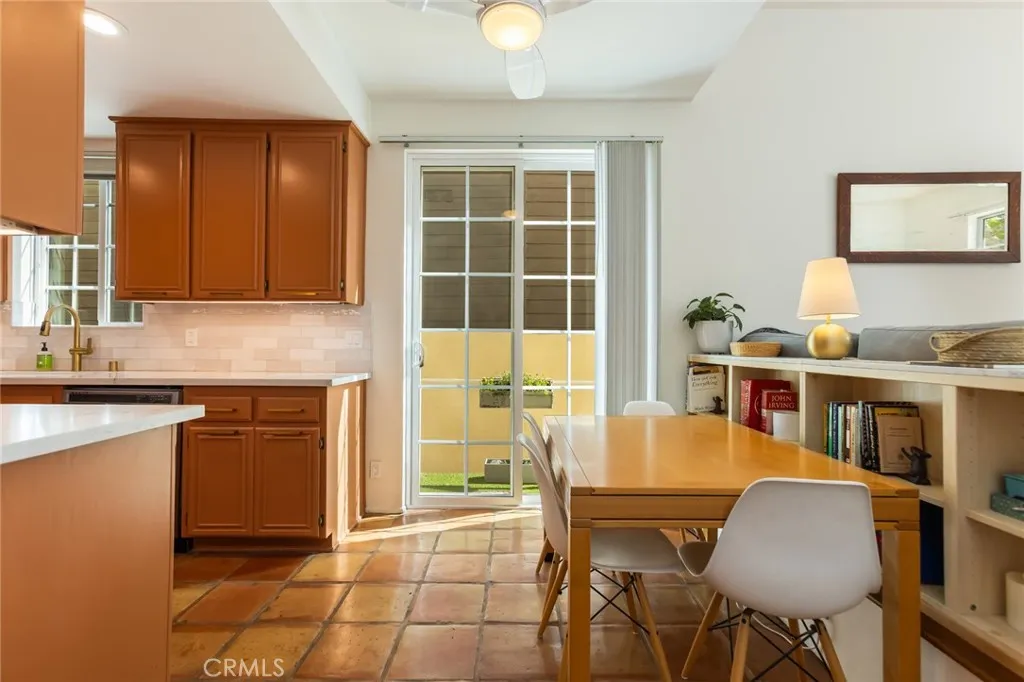 11445 Moorpark, Studio City, California 91602 home-pic-24