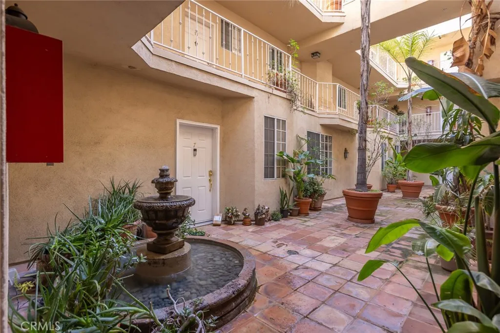 11445 Moorpark, Studio City, California 91602 home-pic-53