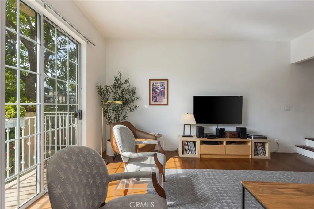 11445 Moorpark, Studio City, California 91602 home-pic-6