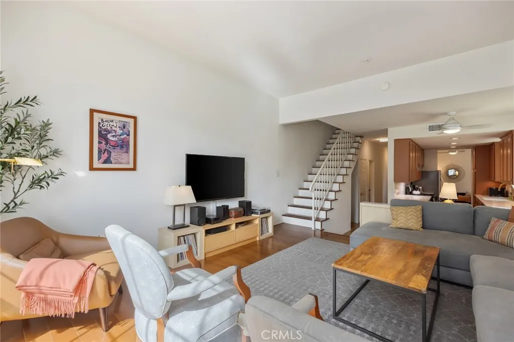 11445 Moorpark, Studio City, California 91602 home-pic-5