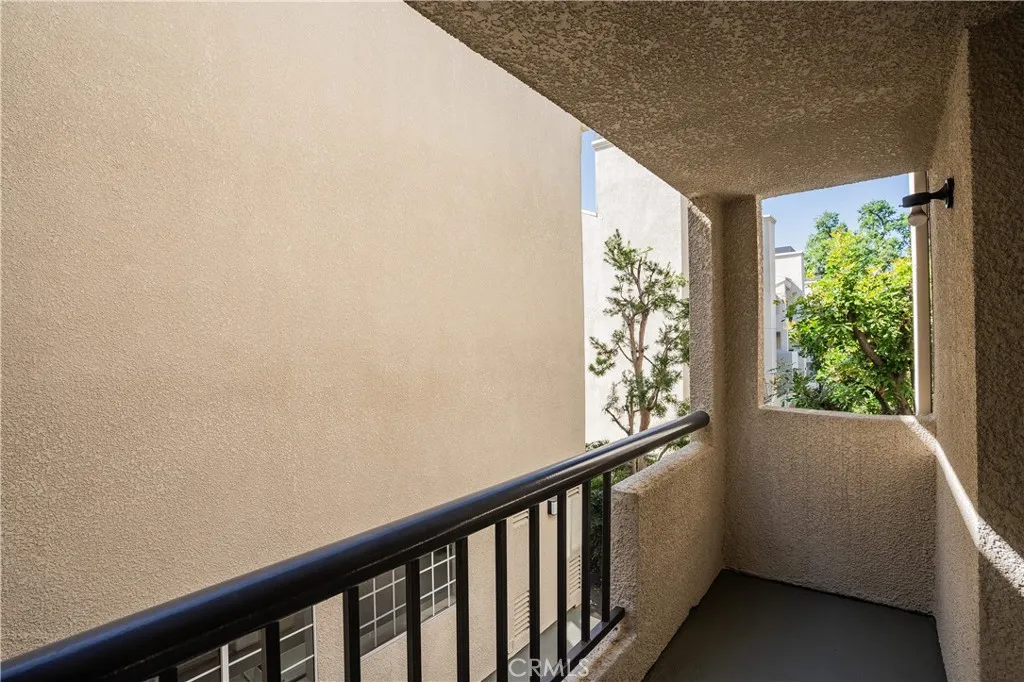 5535 Canoga Avenue 218, Woodland Hills, California 91367 home-pic-13