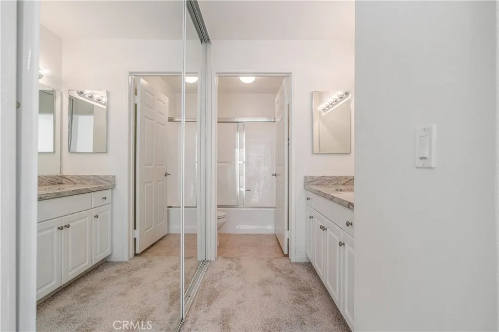 5535 Canoga Avenue 218, Woodland Hills, California 91367 home-pic-12