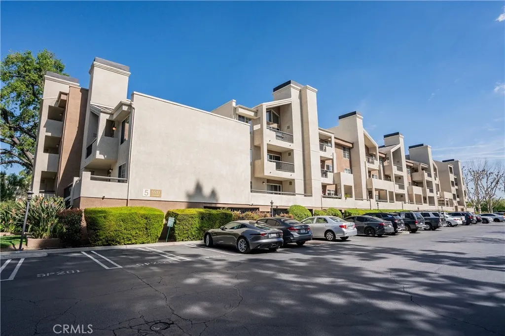 5535 Canoga Avenue 218, Woodland Hills, California 91367 home-pic-14