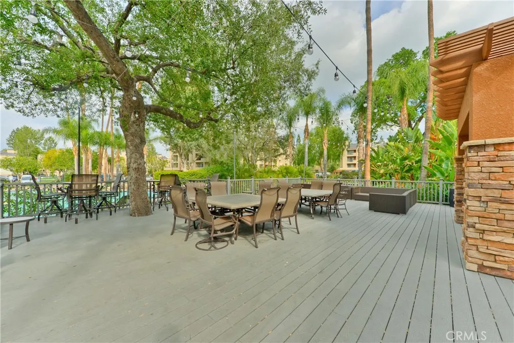 5535 Canoga Avenue 218, Woodland Hills, California 91367 home-pic-16