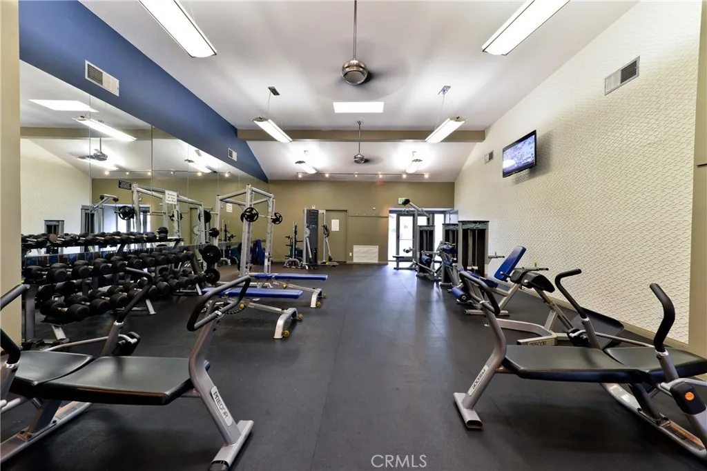 5535 Canoga Avenue 218, Woodland Hills, California 91367 home-pic-18