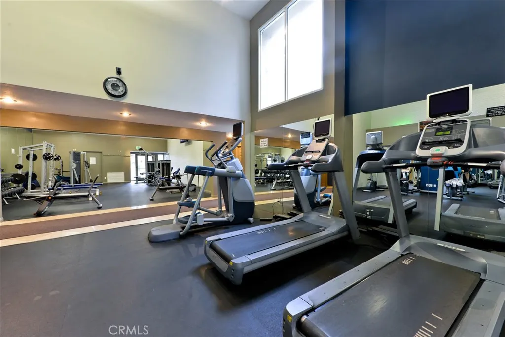 5535 Canoga Avenue 218, Woodland Hills, California 91367 home-pic-17