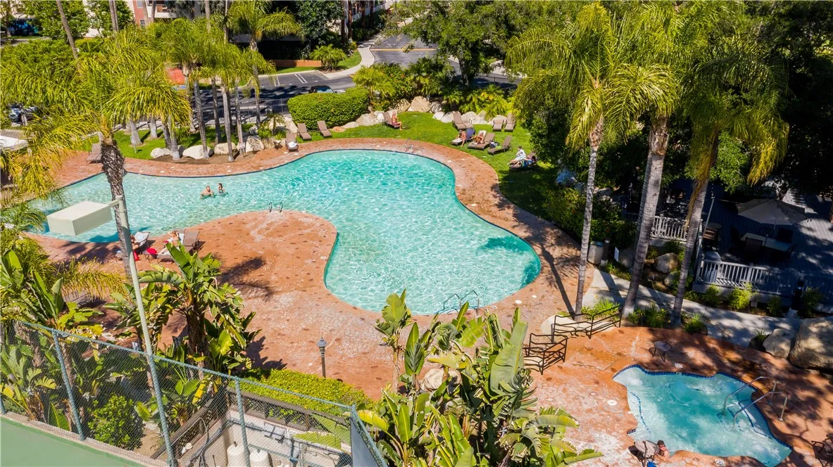 5535 Canoga Avenue 218, Woodland Hills, California 91367 home-pic-23