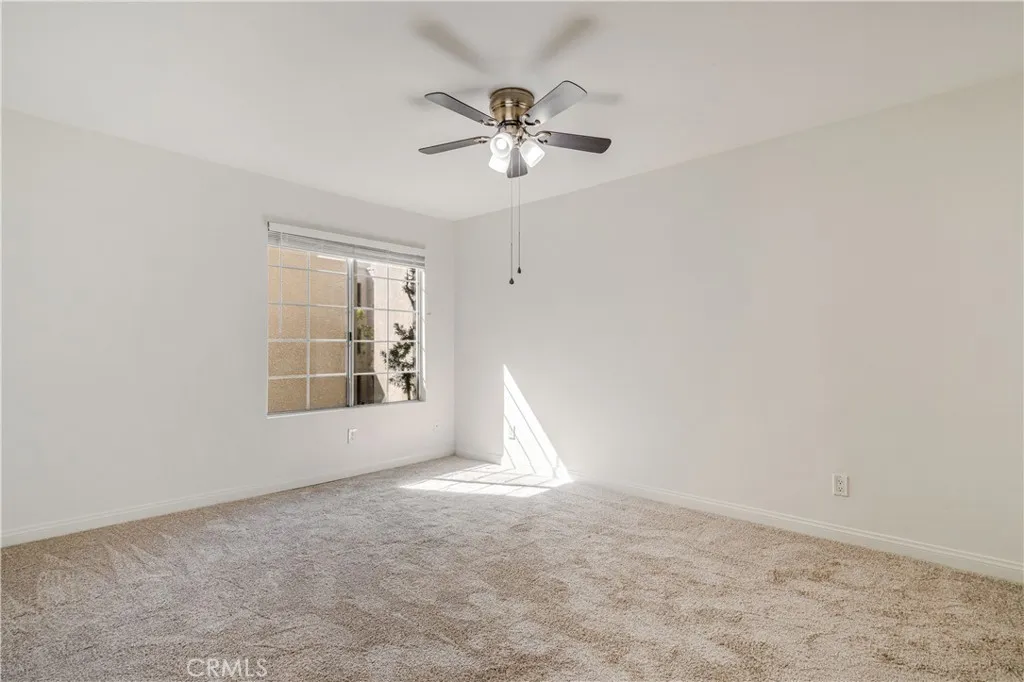 5535 Canoga Avenue 218, Woodland Hills, California 91367 home-pic-9
