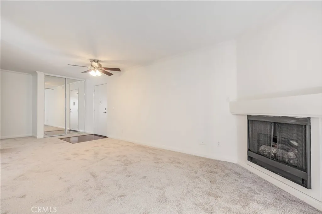 5535 Canoga Avenue 218, Woodland Hills, California 91367 home-pic-4