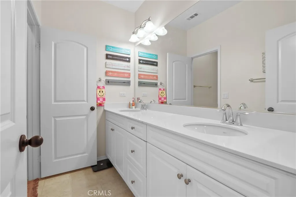 17000 Jeanne, Fontana, California 92336 home-pic-16