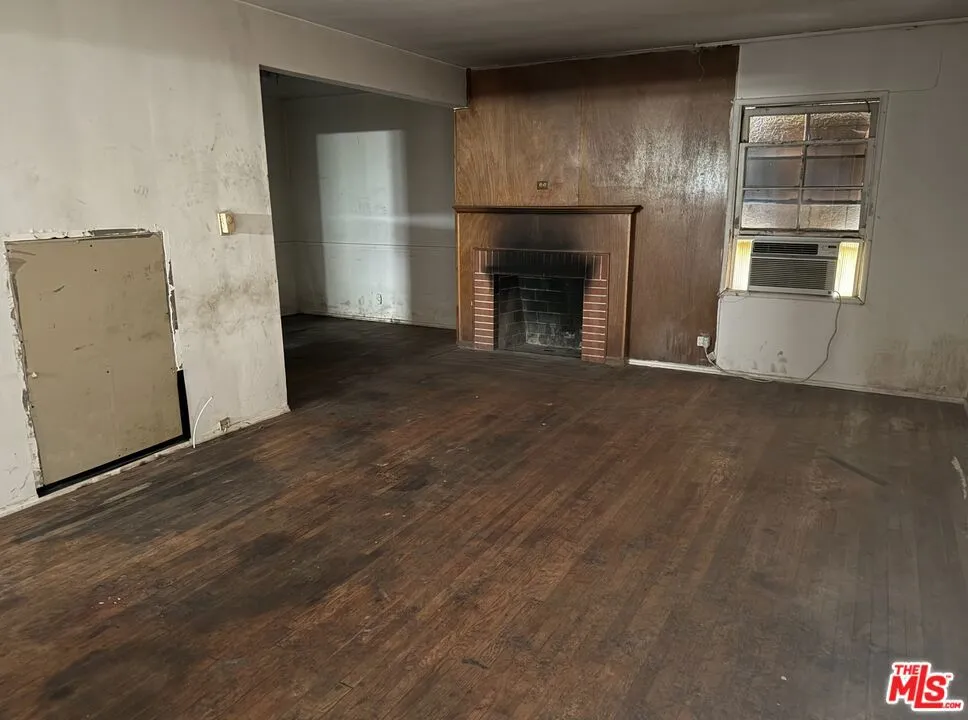 3520 Carmona Avenue, Los Angeles, California 90016 home-pic-1