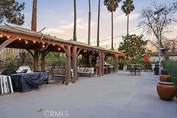 pergola area