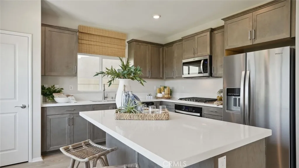 31337 Burflower Drive, Winchester, California 92596 home-pic-17