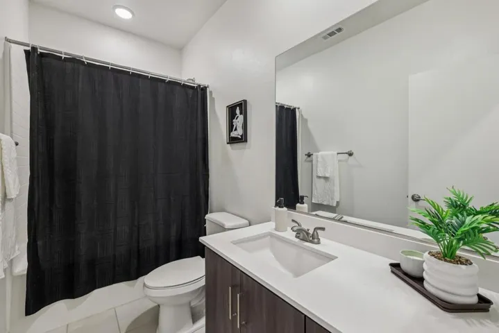 5471 Seacliff Pl 80, San Diego, California 92154