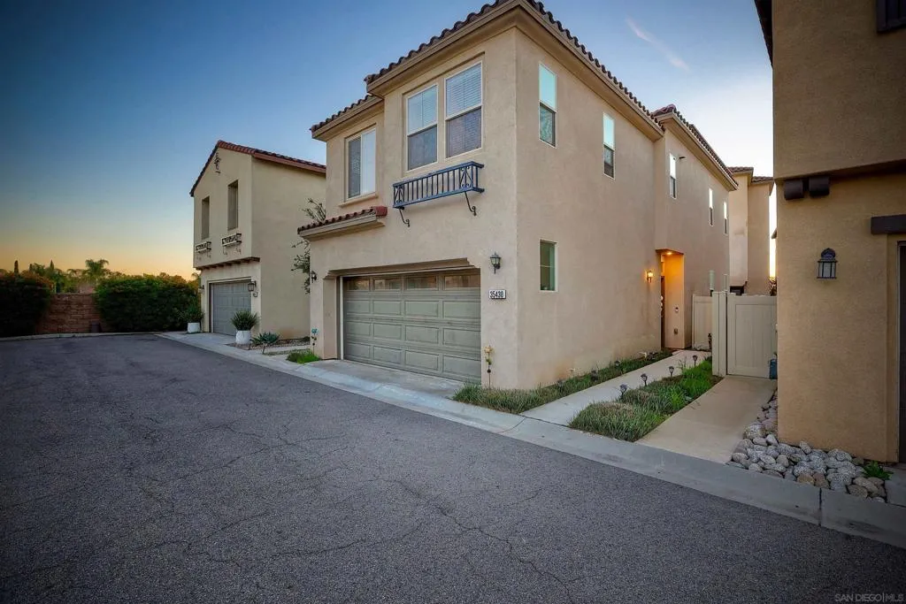 35430 Marabella Ct, Winchester, California 92596 home-pic-1