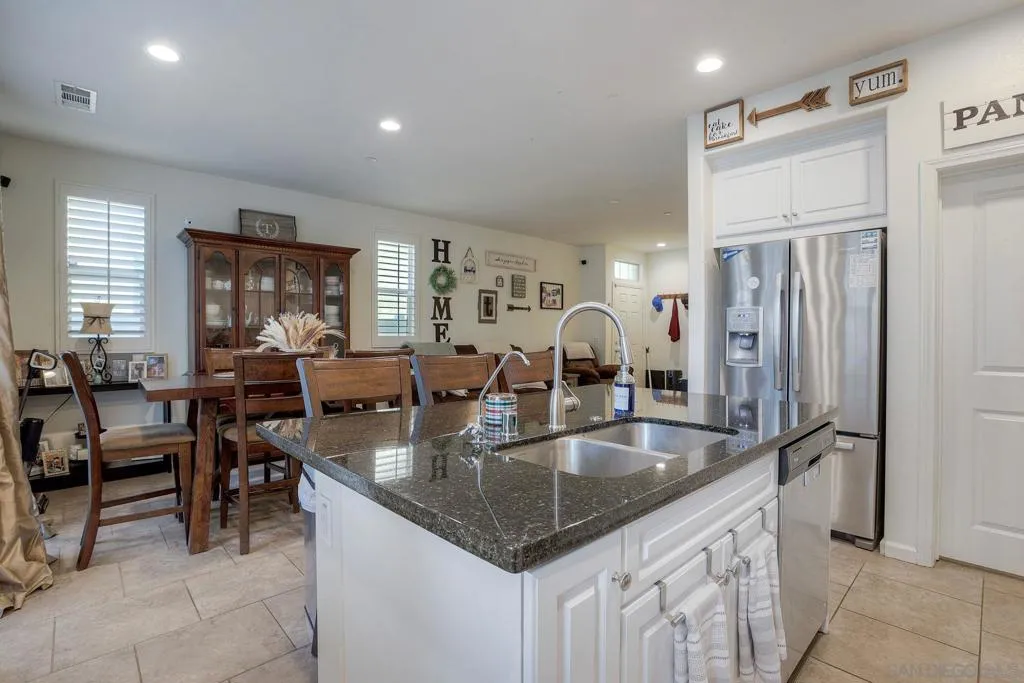 35430 Marabella Ct, Winchester, California 92596 home-pic-8