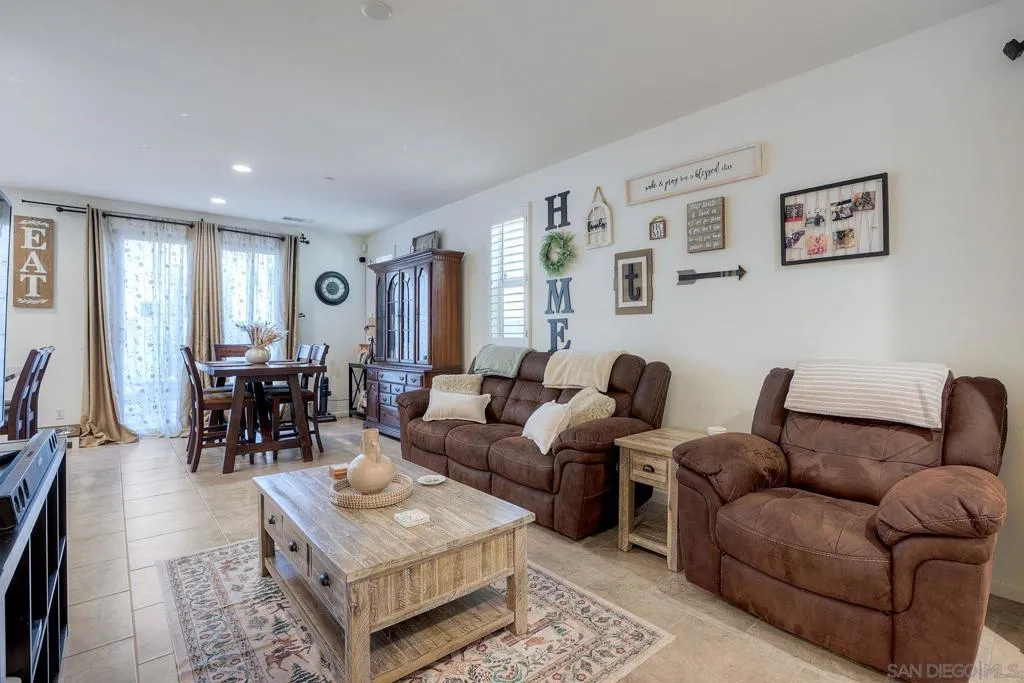 35430 Marabella Ct, Winchester, California 92596 home-pic-3