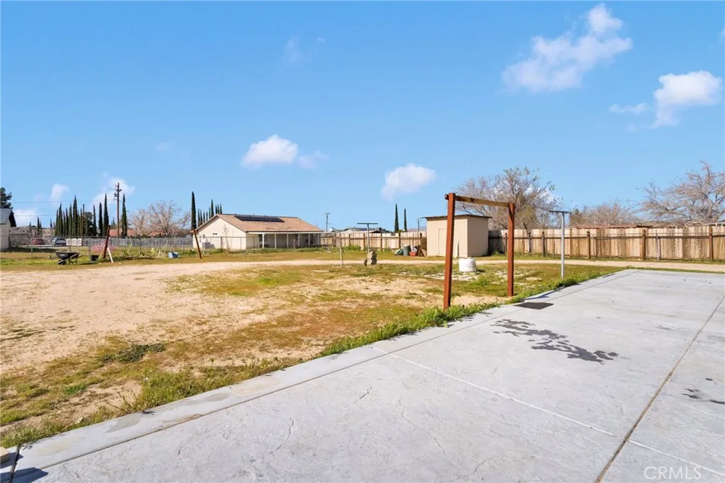 9214 Choiceana Avenue, Hesperia, California 92345 home-pic-25
