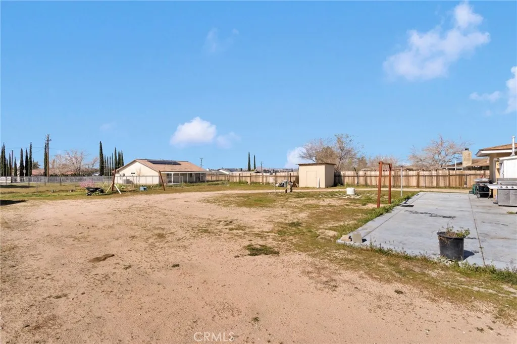 9214 Choiceana Avenue, Hesperia, California 92345 home-pic-32
