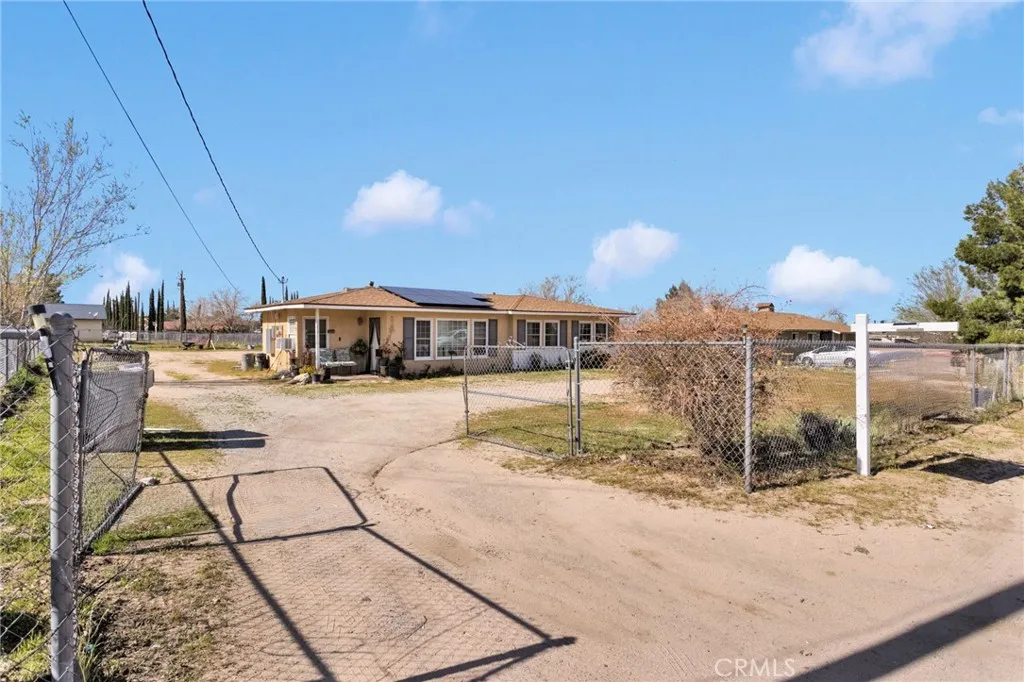 9214 Choiceana Avenue, Hesperia, California 92345 home-pic-2