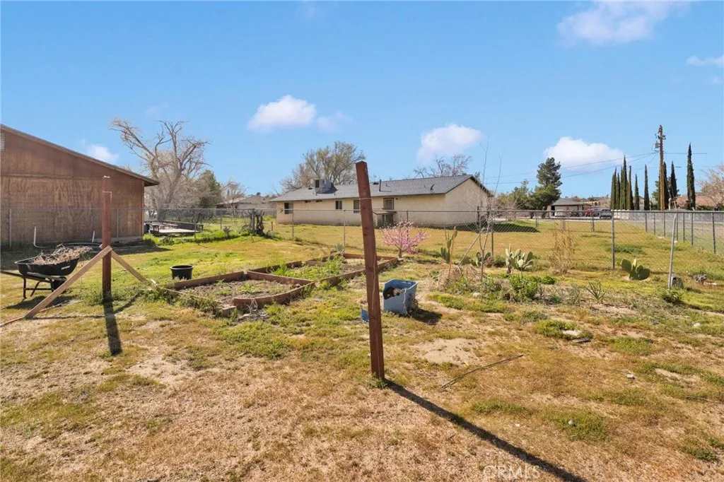 9214 Choiceana Avenue, Hesperia, California 92345 home-pic-30