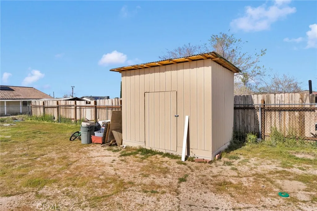 9214 Choiceana Avenue, Hesperia, California 92345 home-pic-29