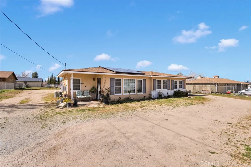 9214 Choiceana Avenue, Hesperia, California 92345 home-pic-3