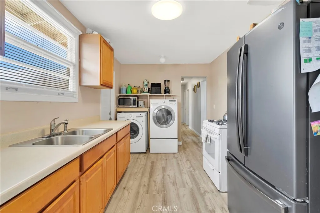 9214 Choiceana Avenue, Hesperia, California 92345 home-pic-12