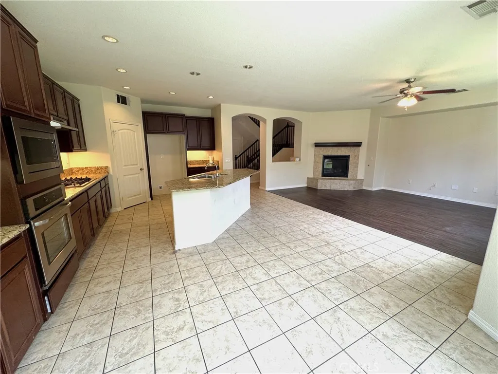 40277 Jacob Way, Murrieta, California 92563 home-pic-9