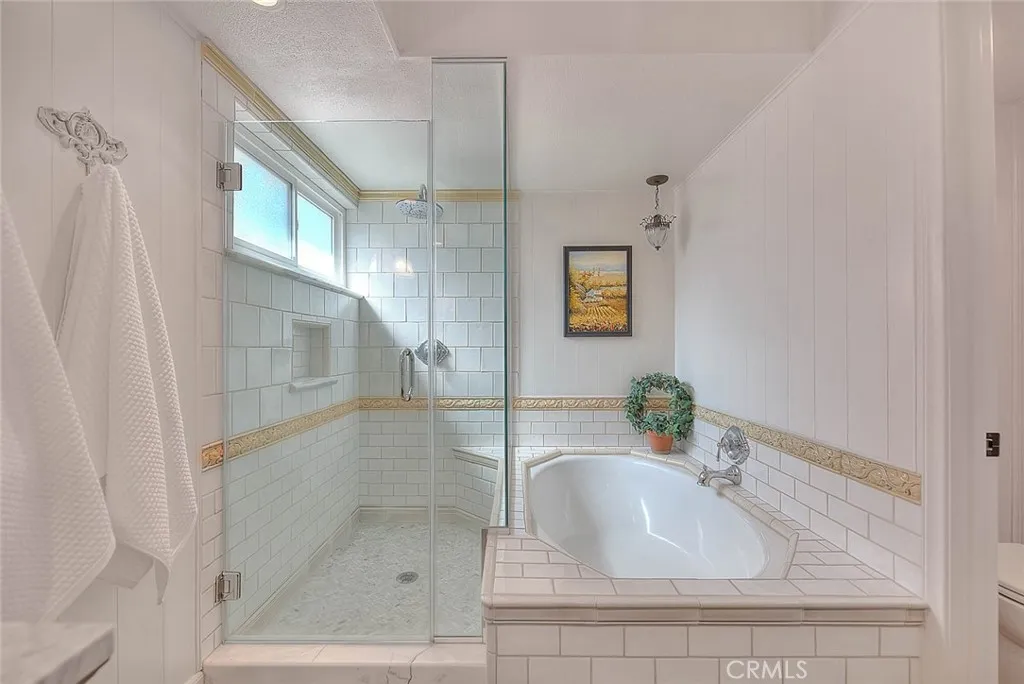15489 Quiet Oak, Chino Hills, California 91709 home-pic-48