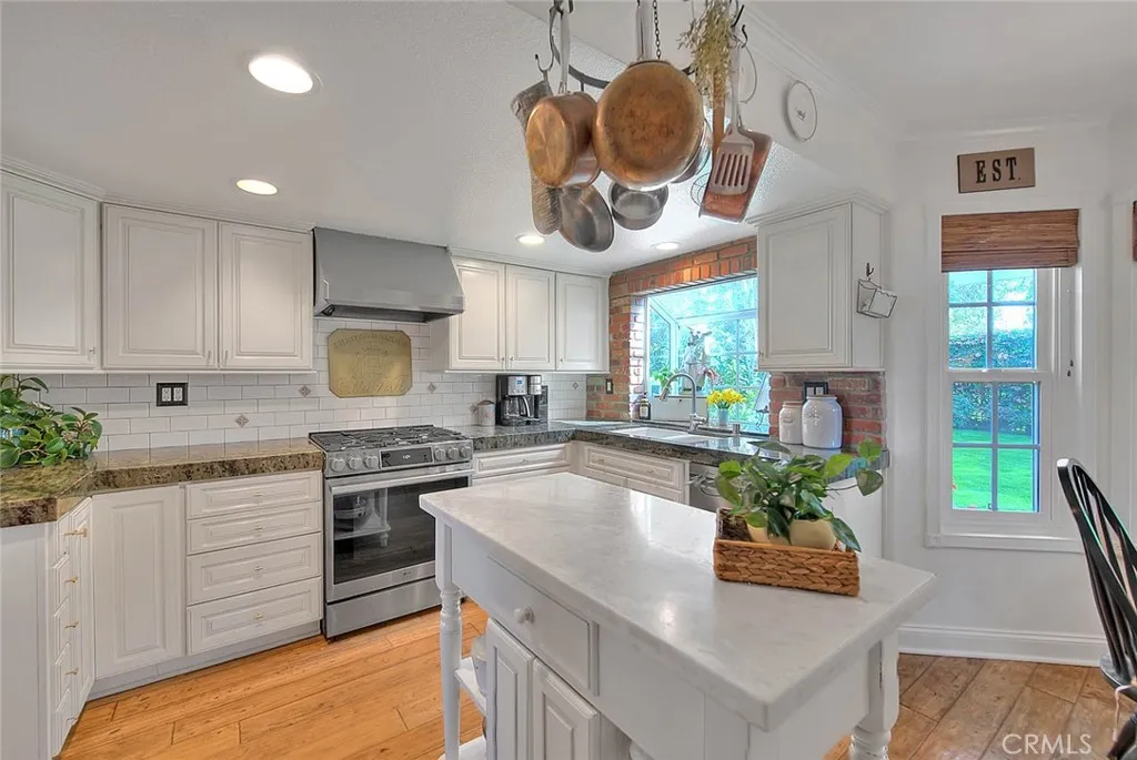 15489 Quiet Oak, Chino Hills, California 91709 home-pic-12