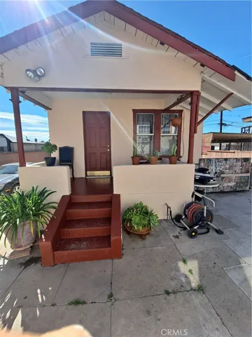 REAR HOUSE