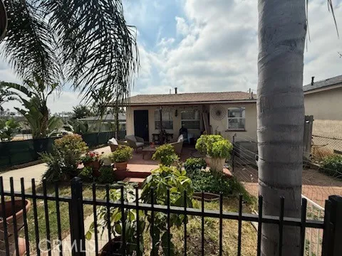 FRONT HOUSE