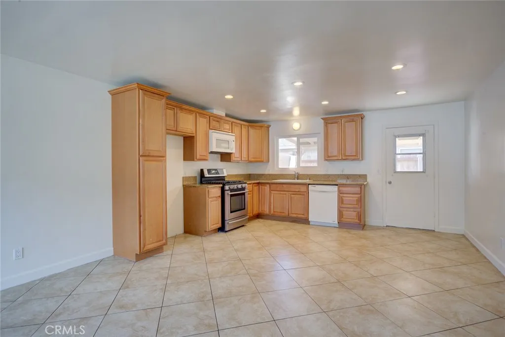 1234 Seabright, Grover Beach, California 93433 home-pic-9