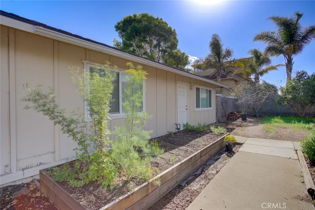 1234 Seabright, Grover Beach, California 93433 home-pic-6