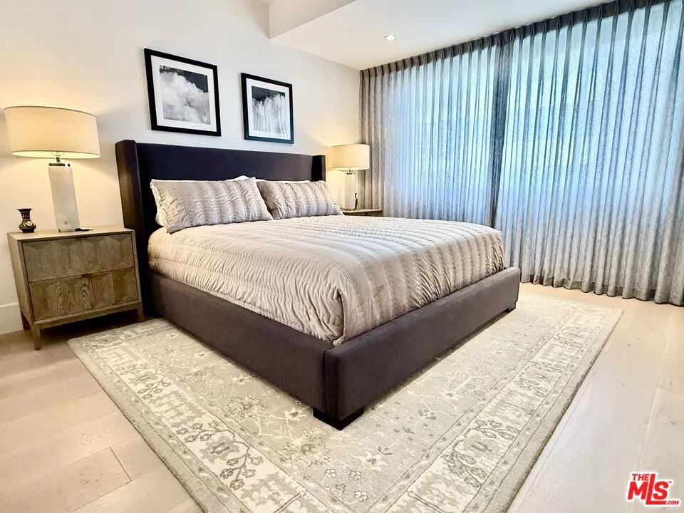 818 N Doheny Drive 901, West Hollywood, California 90069 home-pic-12