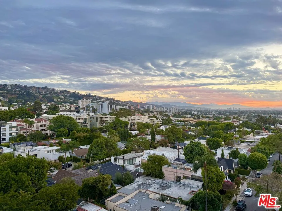 818 N Doheny Drive 901, West Hollywood, California 90069 home-pic-5