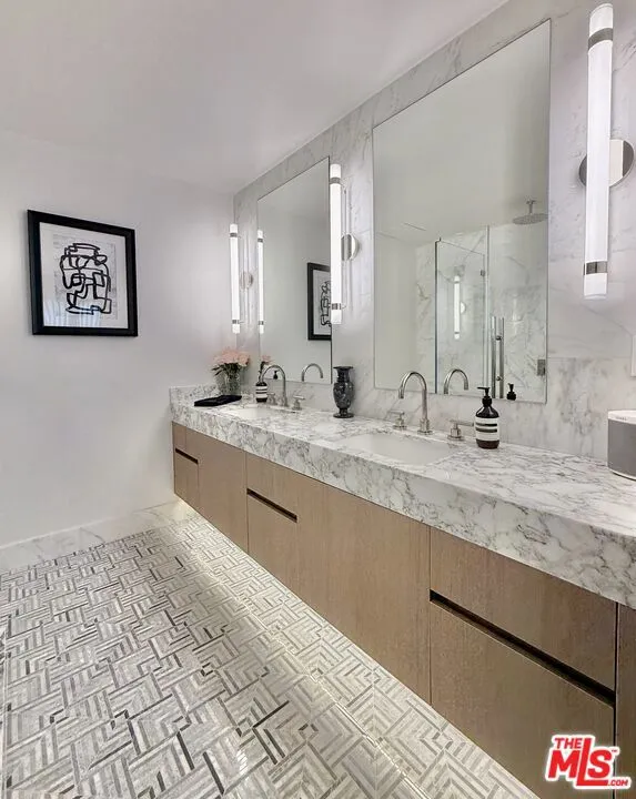 818 N Doheny Drive 901, West Hollywood, California 90069 home-pic-8