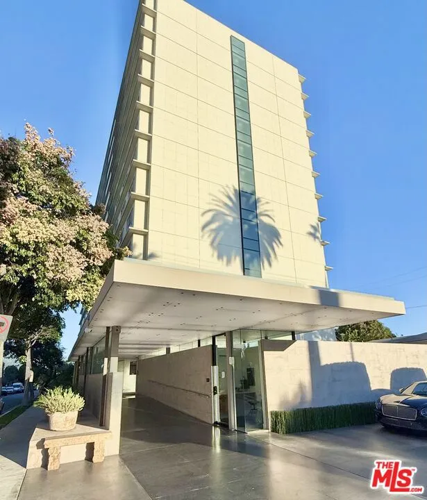 818 N Doheny Drive 901, West Hollywood, California 90069 home-pic-18
