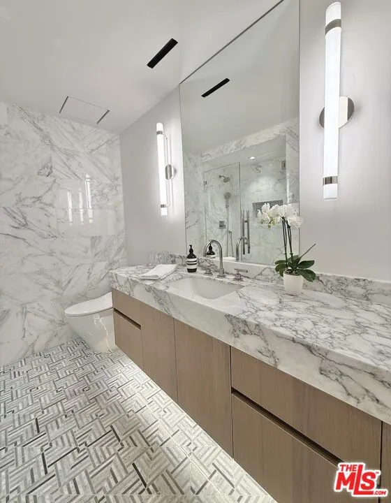 818 N Doheny Drive 901, West Hollywood, California 90069 home-pic-13