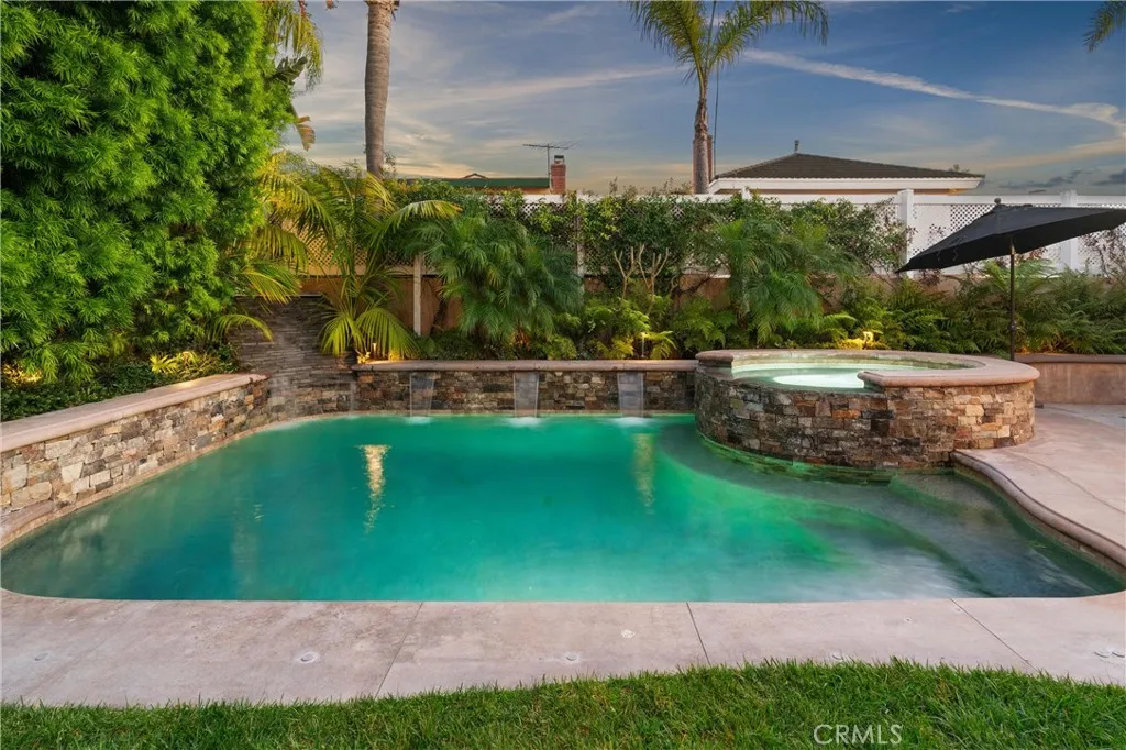 2065 Phalarope Court, Costa Mesa, California 92626 home-pic-32