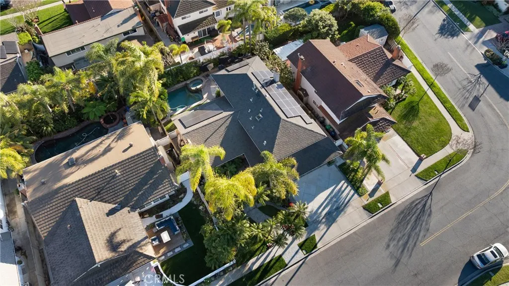 2065 Phalarope Court, Costa Mesa, California 92626 home-pic-37