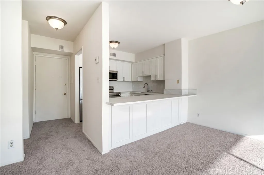 969 Hilgard, Los Angeles, California 90024 home-pic-4